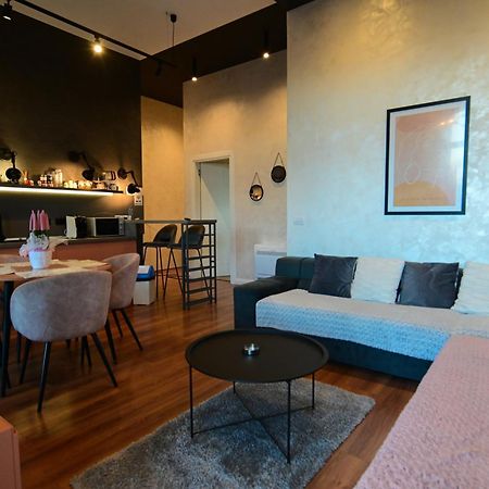 Stylish Two Bedroom House With Private Pool Tirana Room photo